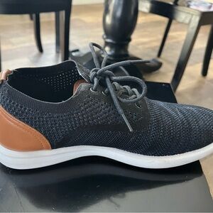 Bass men’s dress shoe (sneaker like)